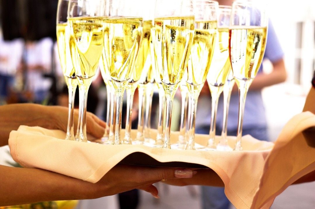 New Year's Eve Gala Features an Open Bar with Free-Flowing Champagne